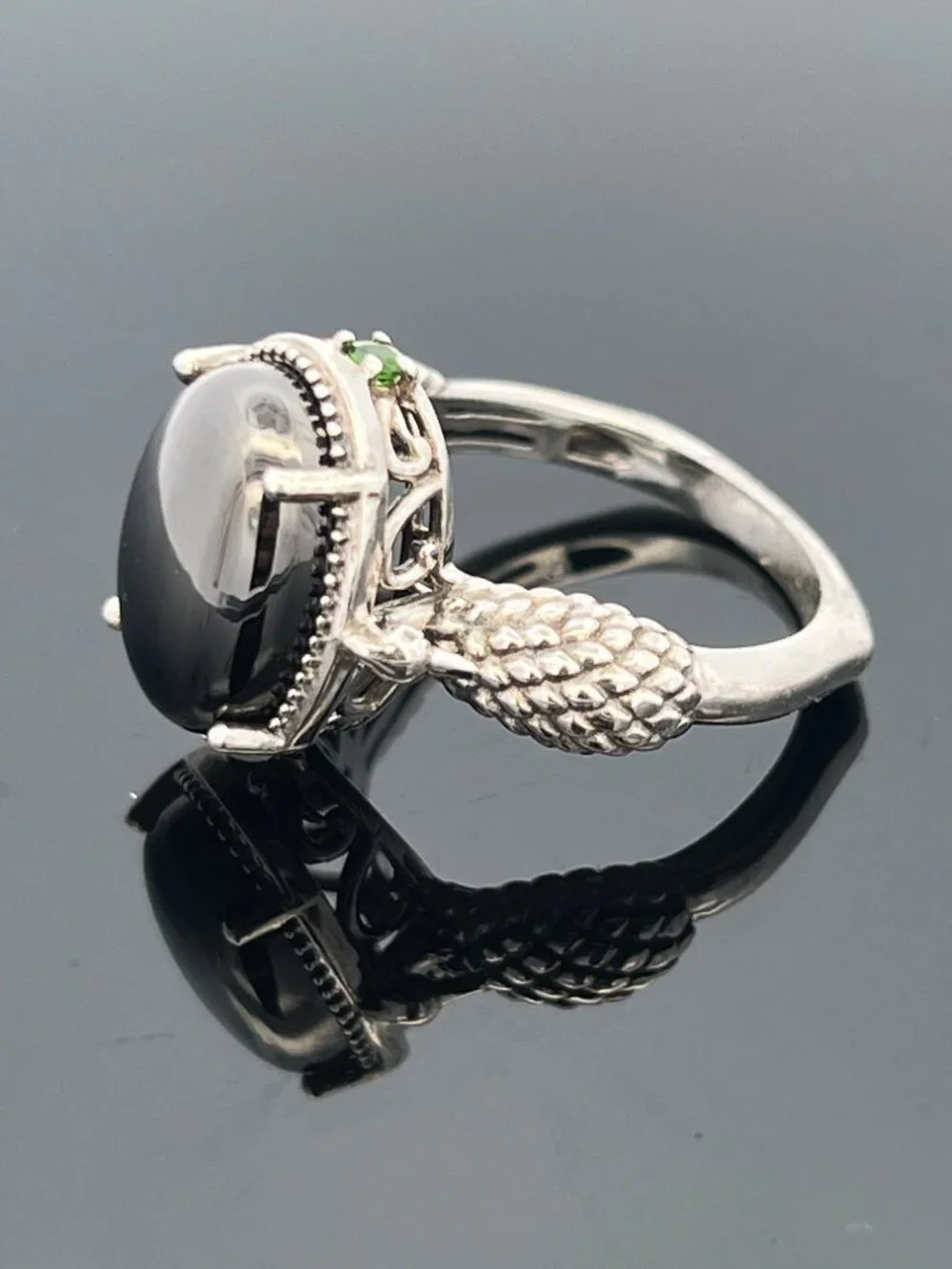 D'JOY 925 Sterling Silver Dragon Ring Black Cabochon Green Accent Stone SZ 8.25